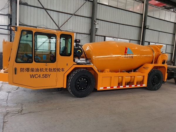 礦用濕噴臺(tái)車(chē)，礦用混凝土泵，礦用攪拌機(jī)發(fā)貨