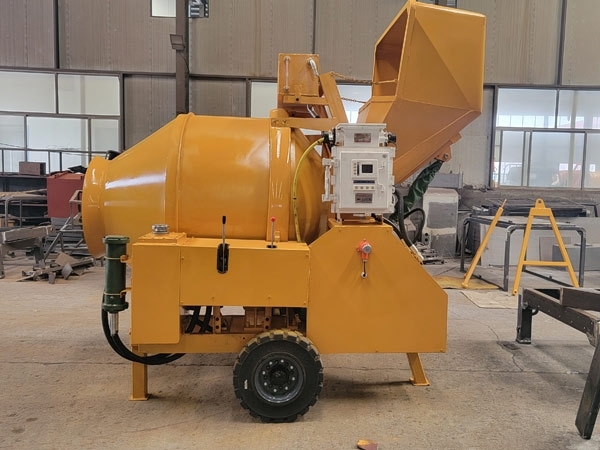 礦用濕噴臺(tái)車(chē)，礦用混凝土泵，礦用攪拌機(jī)發(fā)貨